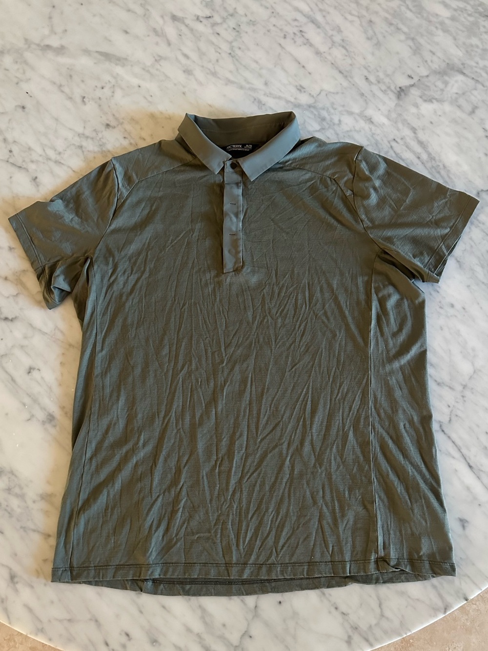 Arc’teryx Men’s Short Sleeve Polo Shirt – Size XL